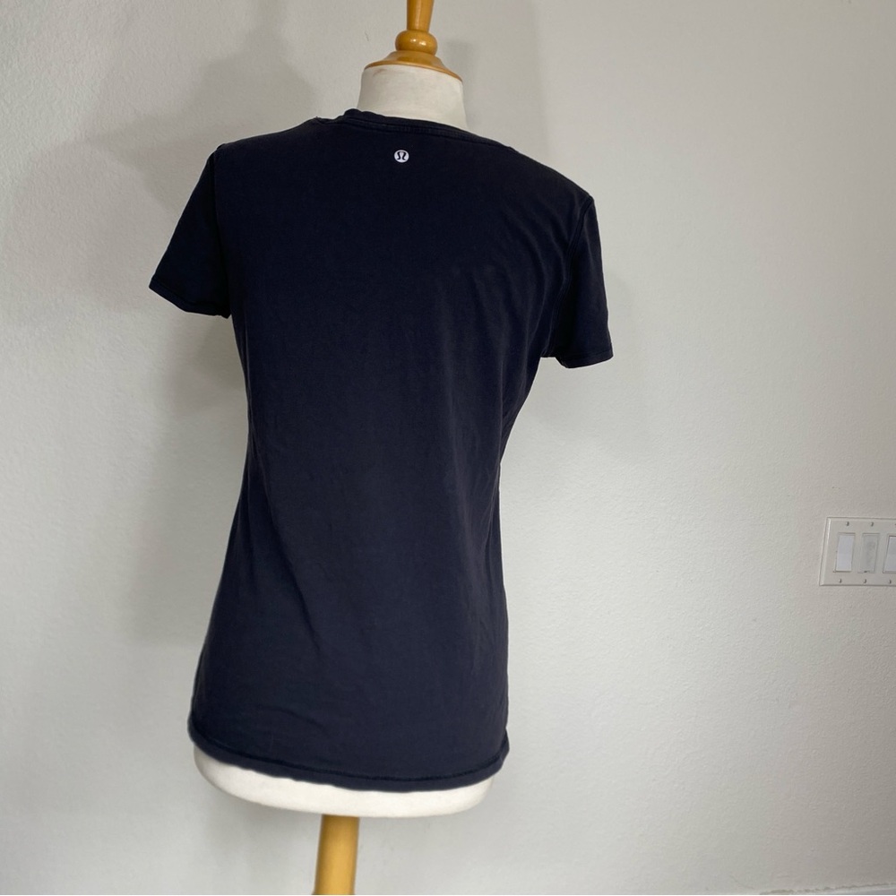 Lululemon Women's Black Crew Soft Stretch T-Shirt Size 8 Workout Athleisure Gym - Picture 2 of 15